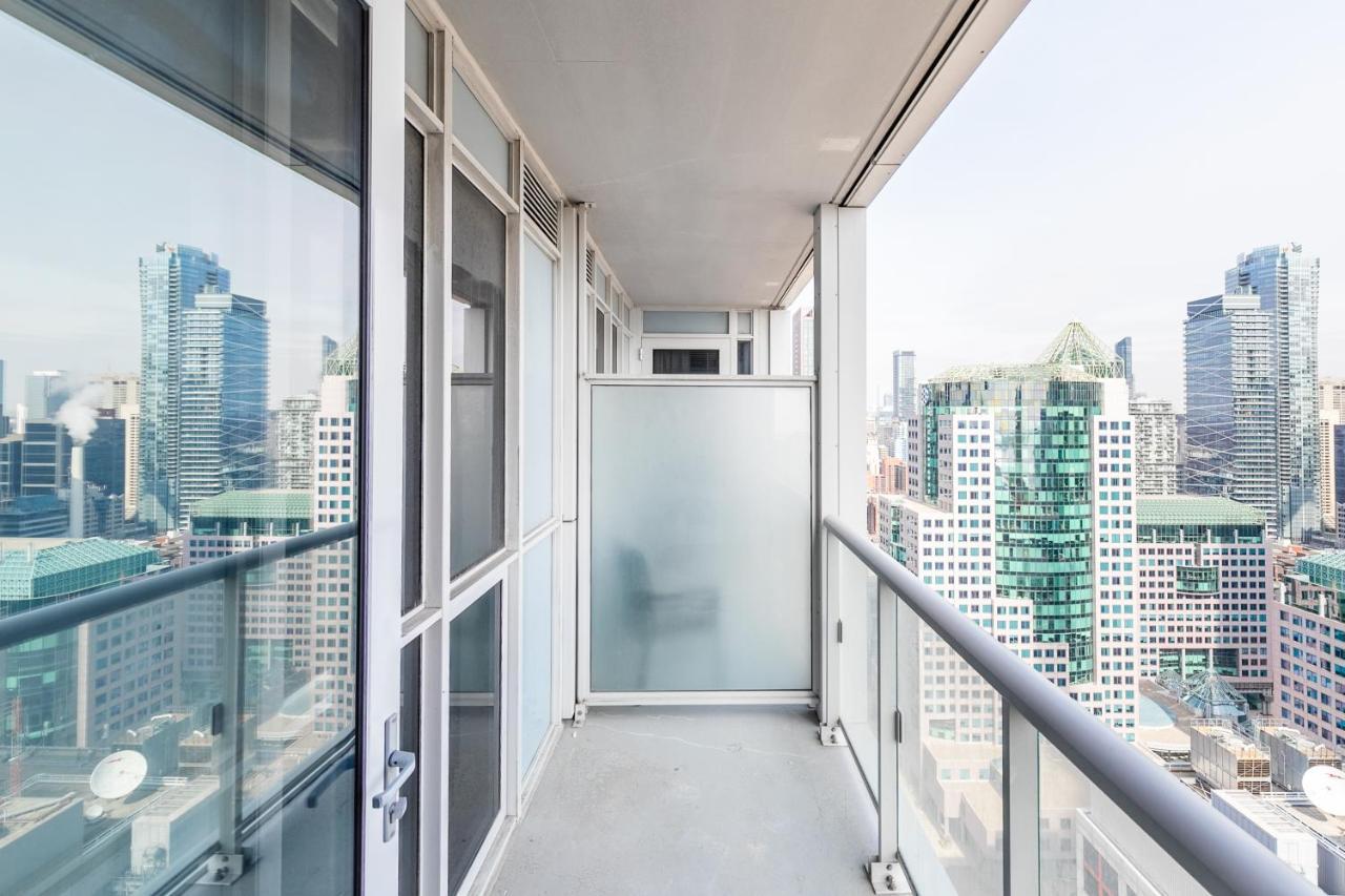 Stylish 1Br + Office Condo - Cn Tower View Toronto Dış mekan fotoğraf